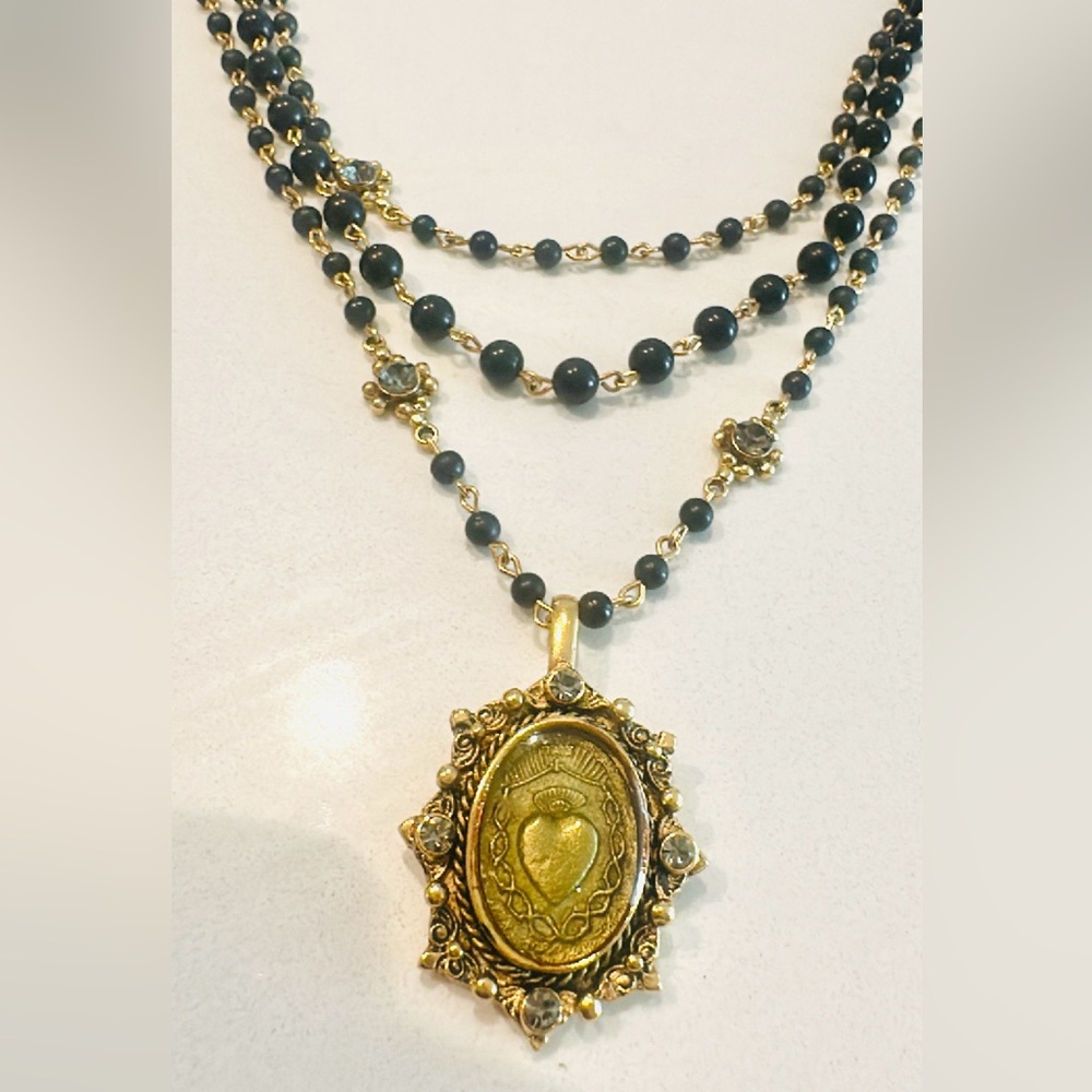 Elegant Gold and Black Layered Necklace